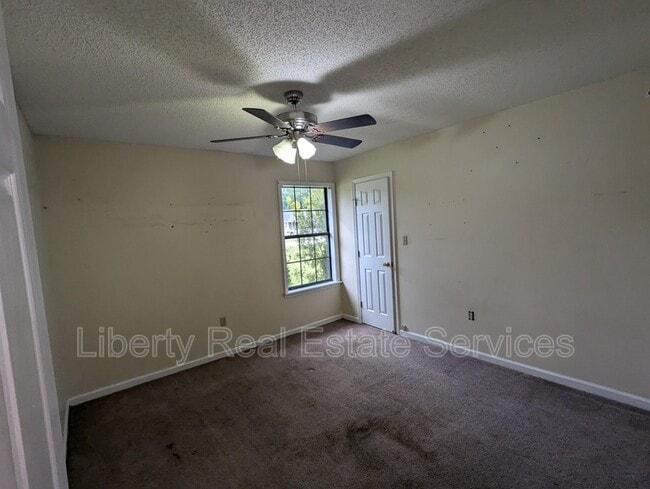 Building Photo - 64 Kelly Ln