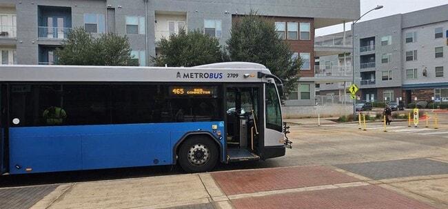 Building Photo - 1804 Singleton Ave