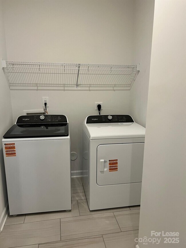 Building Photo - 1233 30th St Ln NE