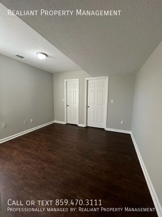 Building Photo - 120 Wichita Dr