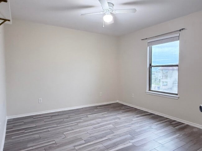Building Photo - 5407 Simbrah Dr