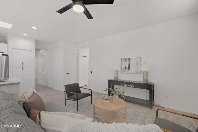 Building Photo - 22408 N Las Vegas Dr