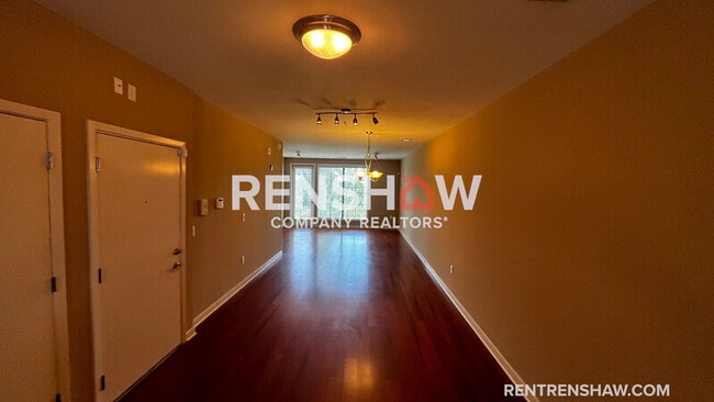 Building Photo - 380 Island Dr