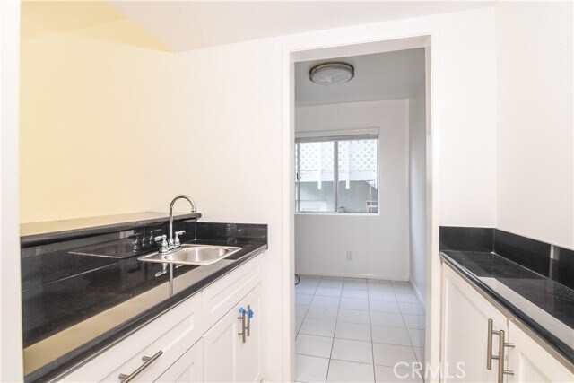 Building Photo - 811 6th St