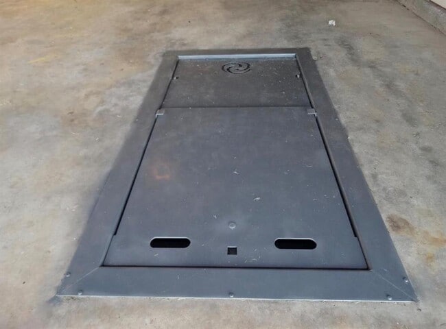 Building Photo - 3416 Chester Terrace