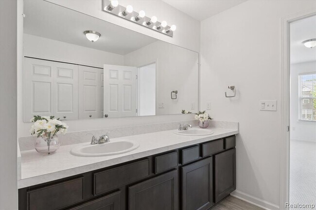 Building Photo - 21422 Navarra Dr