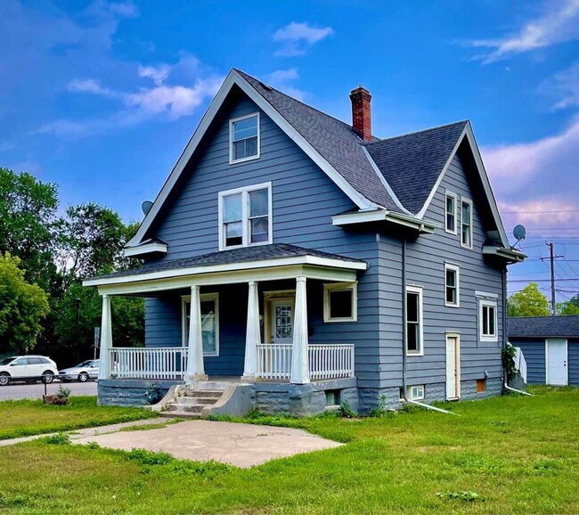 Building Photo - Charming 4BR/1.5BA Home Near Bryn Mawr – 1...