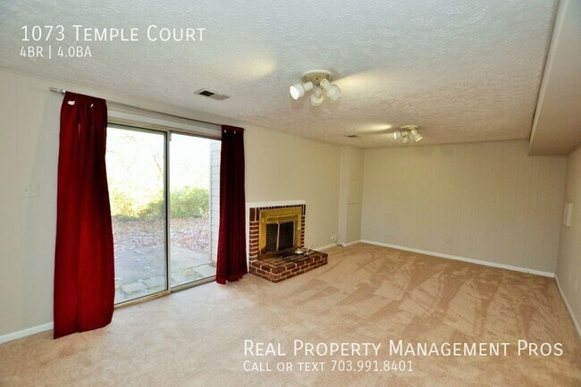 Building Photo - 1073 Temple Ct