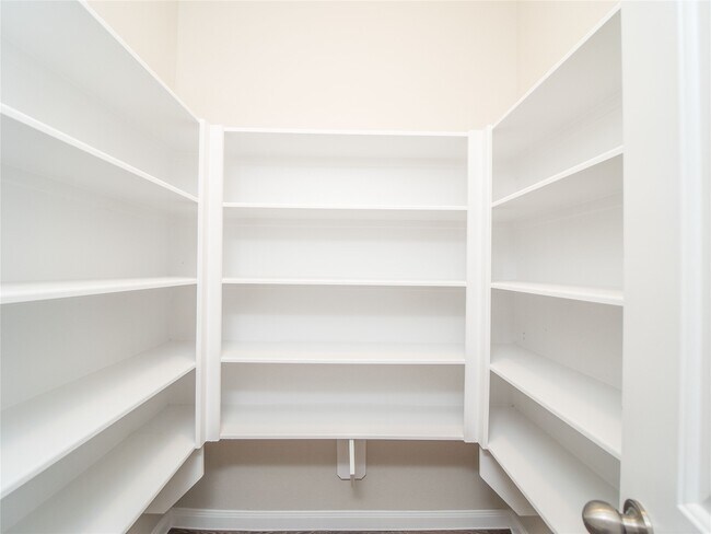 Building Photo - 3542 Vivaldi Dr