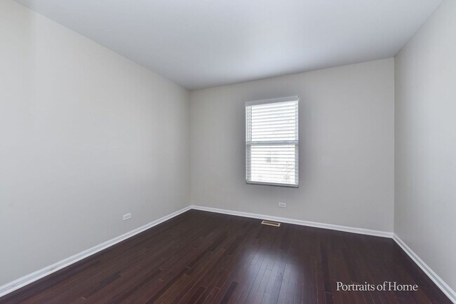 Building Photo - 680 Meadowridge Dr