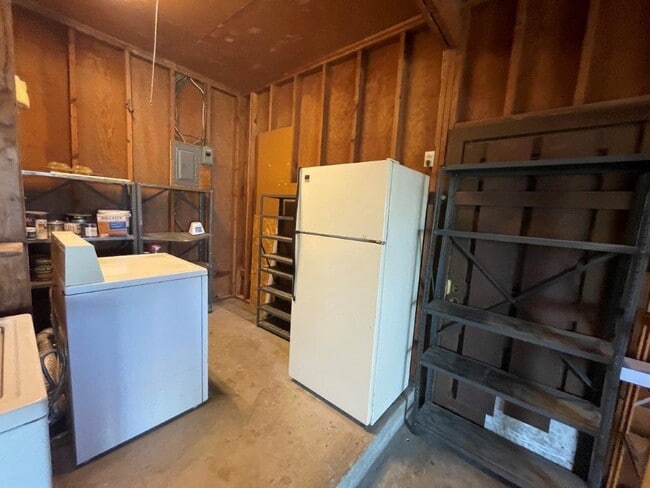 Building Photo - 605 Kentshire Cir