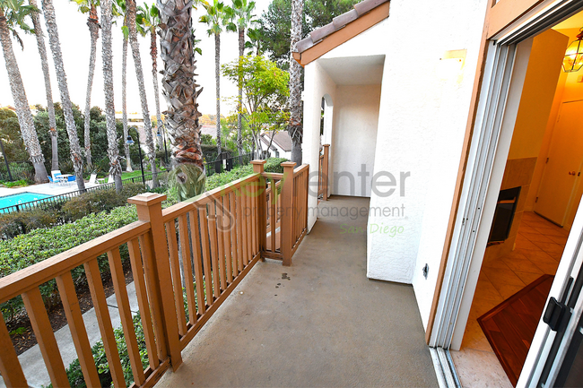 Building Photo - Sorrento Vally| Multi level Townhome|Conve...