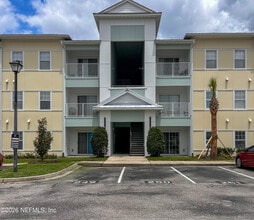 Building Photo - 8215 Green Parrot Rd
