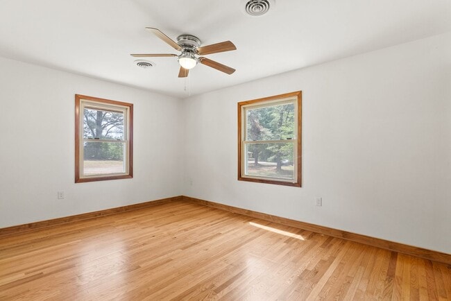Building Photo - Large 4-Bed Brick Rancher with 2-Car Attached Garage!
