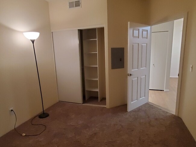 Building Photo - ALVA RD - Ground Floor 2 Bd / 2 Ba Condo in Rancho Bernardo w/ 2 Parking & Resort-like Amenities