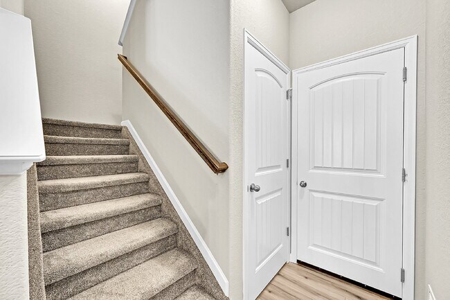 Building Photo - $2,040.95 -  3 bed, 2.5 bath Townhome in CO Springs with Central AC!