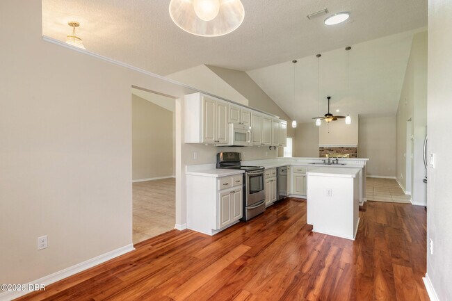 Building Photo - 109 Brookhollow Cir