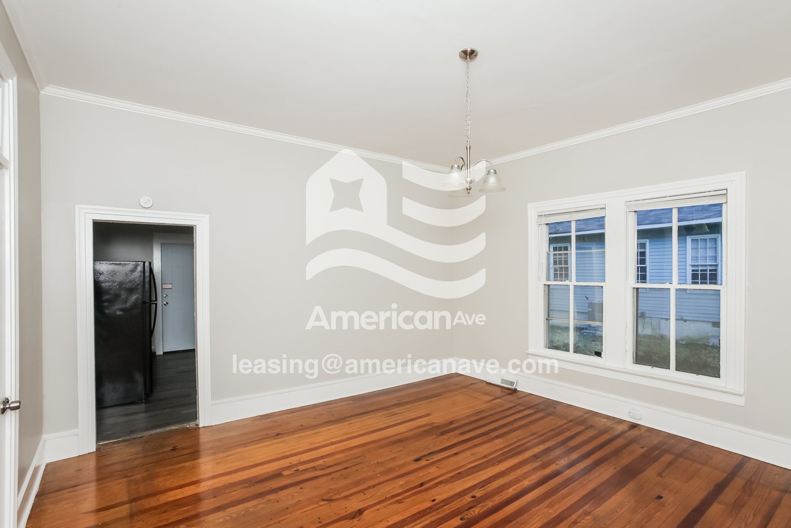 Building Photo - 3213 River Dr