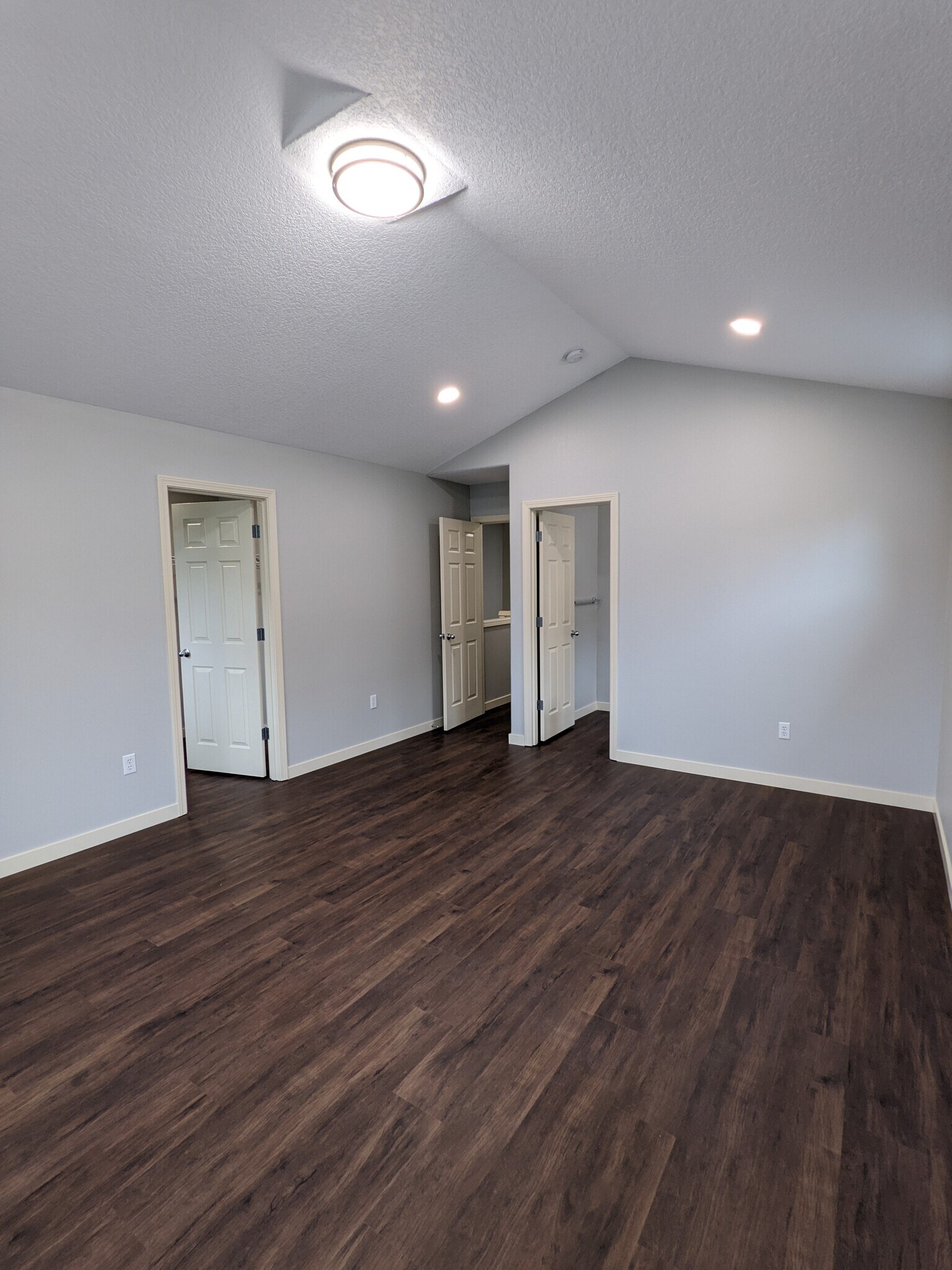 Building Photo - 2610 NE 88th Pl