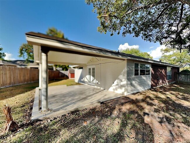Building Photo - 10719 Scenic Dr