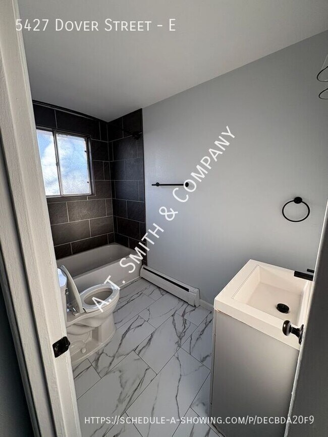 Building Photo - 5427 Dover St