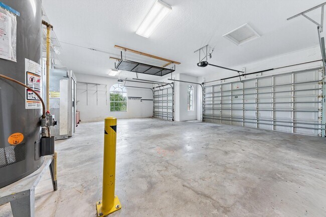 Building Photo - 8717 Estate Dr
