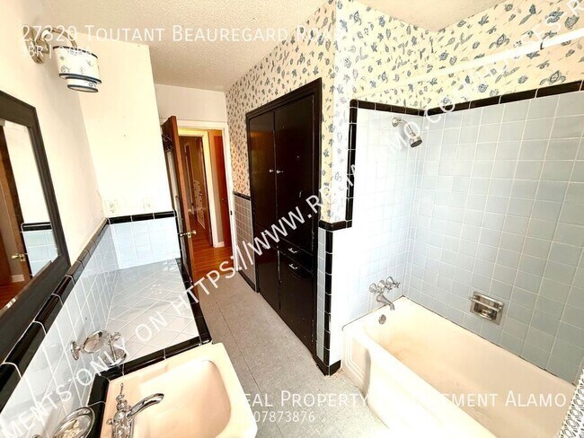 Building Photo - 27320 Toutant Beauregard Rd