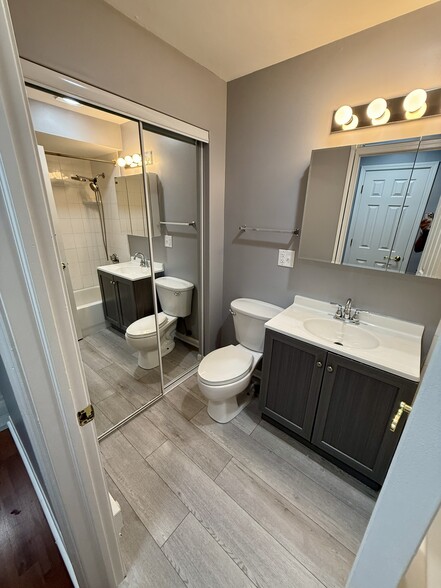 Building Photo - 1505 S Canford Cliffs Dr