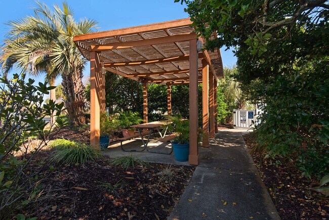 Building Photo - 3795 Scenic Hwy 98