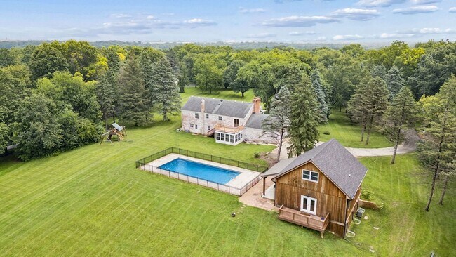Building Photo - 1N480 Indian Knoll Rd