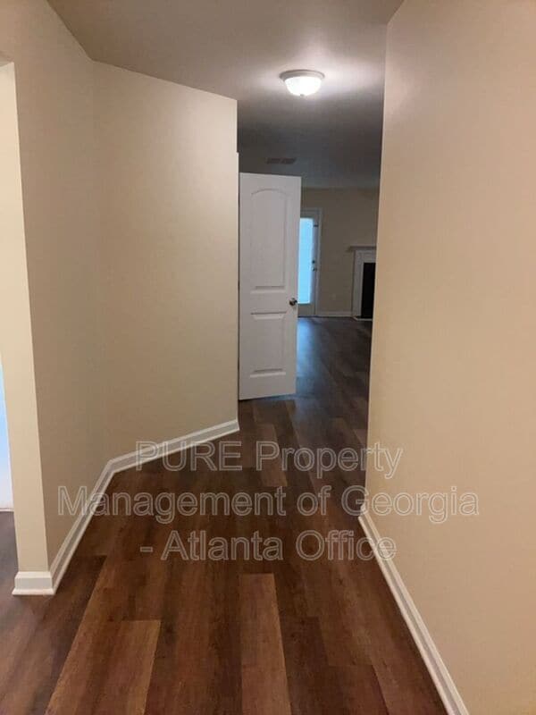 Building Photo - 160 Pine Ridge Rd