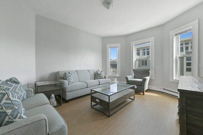 Building Photo - 553 Dorchester Ave