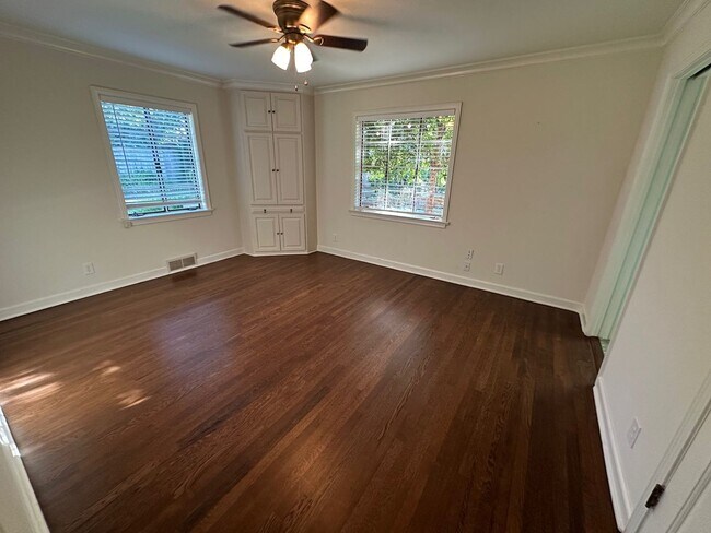 Building Photo - Must see, beautiful home!
