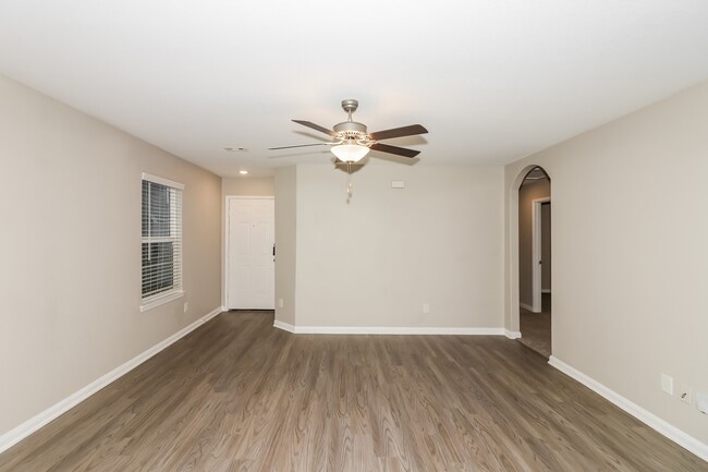 Building Photo - 26120 Hals Dr