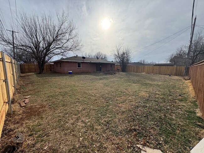 Building Photo - 145 Ann Arbor