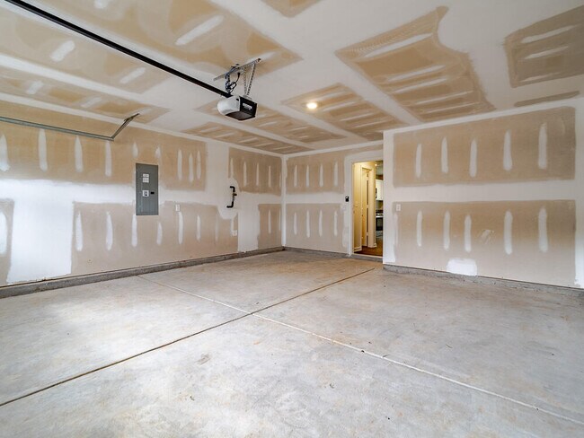 Building Photo - 1830 Lacebark Dr
