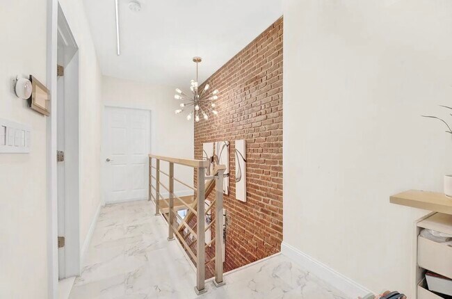 Building Photo - 2552 Morgan Ave