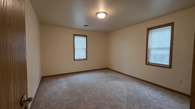 Building Photo - Charming 2 Bedroom  in the Heart of Black ...