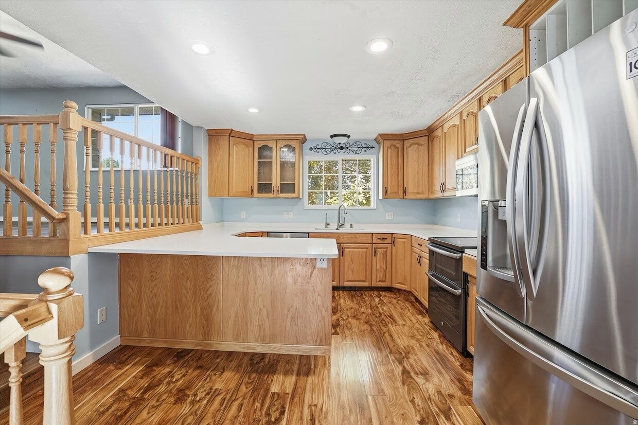 Building Photo - 71 W 450 S