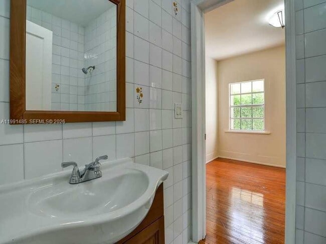 Building Photo - 1507 Genoa St