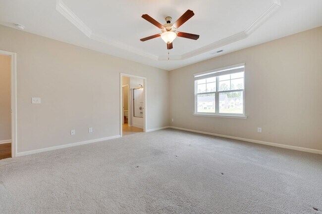 Building Photo - Beautiful 3bd/2.5ba Townhouse Available in Durham!
