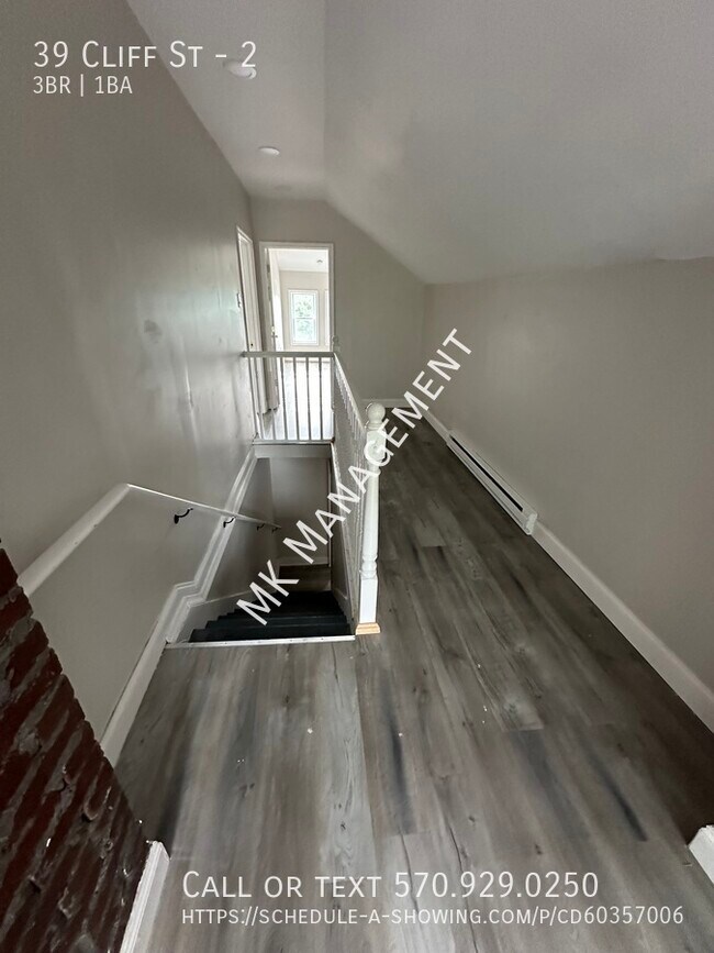 Building Photo - 39 Cliff St