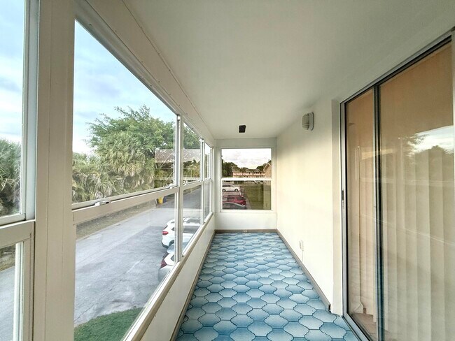 Building Photo - 22 Andover A