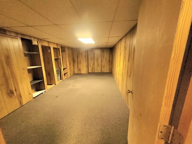 Building Photo - 110 Green Meadow Ct