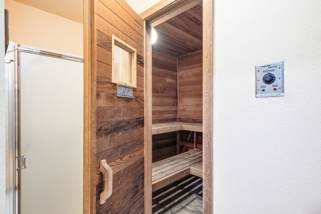 Building Photo - Pool’s Open! -Huge, refreshed 2 BR-2 Bath ...
