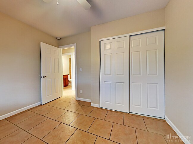 Building Photo - 7302 W Heatherbrae Dr