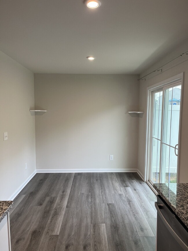 Building Photo - 1607 Mountain Ash Ln