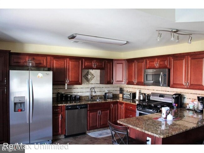 Building Photo - 3 br, 2.5 bath House - 108 Tattersall Dr