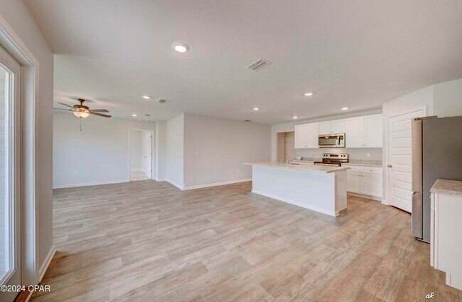 Building Photo - 7177 Ellie B Dr