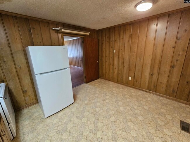 Building Photo - 1507 Brennen Rd